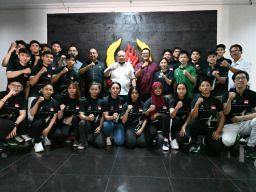 Lepas Atlet Wushu Jatim, Ketua DPD RI Berpesan Agar Atlet Jaga Prestasi dan Kekompakan