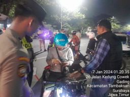 Harkamtibmas Jelang Pemilu, Polres Tanjung Perak Gelar Patroli KRYD