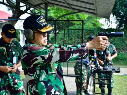 Latihan Menembak Pistol, Komandan Puspenerbal : Perhatikan Faktor "TABIAT"