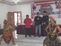 Tokoh Budaya Jati Duwur Jombang Isma Hakim Rahmat Daftar Bacabup di DPC PDIP