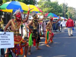 Mas Hakim Sosialisasi di Arena CFD Jombang, Targetkan Gen Z Demam Wayang Topeng Jati Duwur
