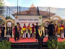 SMK Negeri 3 Yogyakarta Gelar Pelepasan Purnasiswa bagi 619 Siswa