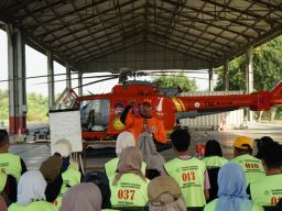 Wing Udara 2 Puspenerbal Beri Materi Evakuasi Medis Udara untuk Mahasiswa UNAIR