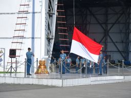 Bacakan Amanat Panglima TNI, Dankolat Penerbal Pimpin Upacara Bendera 17-an