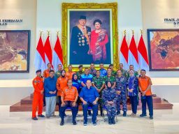 Tim Safari Mobil Pintar Rumpin Puspenerbal Diterima Presiden Rl ke-6 di Museum SBY ANI Pacitan
