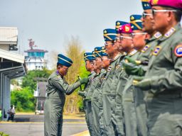 11 Pati TNl AL Terima Brevet Kehormatan Penerbangan TNl Angkatan Laut