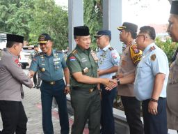 Kunker di Jatim, Komandan Puspenerbal Sambut Presiden Prabowo di Bandara Internasional Juanda Surabaya