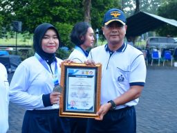 Komandan Puspenerbal Beri Reward Dua Atlet Peraih Medali Diajang Kejurnas Karate Hardikal ke-79 Tahun 2025