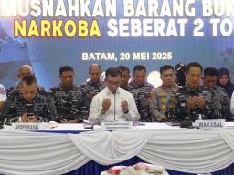 Komandan Puspenerbal Hadiri Pemusnahan Barang Bukti Narkotika Seberat 2,061 Ton