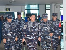 Tiba di Bandara Juanda, Danpuspenerbal Sambut Kasal Dalam Kunjungan Kerjanya di Surabaya