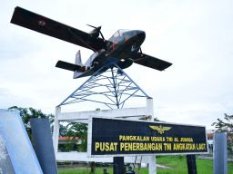 Fasharkan Pesud Puspenerbal Rampung Pasang Pesud Nomad Gantikan Ilyushin-28 di Bundaran Flyover Djuanda