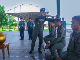 Tiga Penerbang Heli Dauphin Wing Udara 2 Siap Ditugaskan dalam Misi Kemanusiaan
