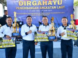 Jelang Peringatan HUT ke-69 Penerbangan TNI AL, Puspenerbal Gelar Olahraga Bersama dan Pembagian Hadiah