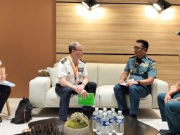 Komandan Puspenerbal Wakili Kasal CC Bilateral Kepada AL Perancis