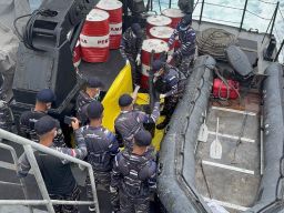 Hari Ke-4 Operasi SAR, KRI Pulau Fanildo Dan KRI Tongkol Temukan Jasad Korban KMP Tunu Jaya Pratama