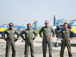 Rekualifikasi dengan Bonanza, Wadan Puspenerbal Terbang di Atas Suramadu