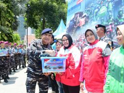 Danpuspenerbal Tinjau Bakti Sosial dan Bakti Kesehatan Kotama TNI AL Wilayah Timur Jelang HUT ke-80 TNI 2025