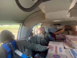 Gerak Cepat, Unsur Helikopter Wing Udara 1 As 565 Mbe Panther Turunkan Bantuan Kemanusiaan di Tapanuli Tengah