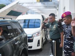 Inspektur Kodaeral IX Sambut Kedatangan Tim Itjen TNI di Bandara Pattimura Ambon