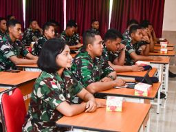 Jaga Kesehatan Mental dan Fisik, Prajurit Kodaeral lX Ikuti Sosialisasi Psikologi dan Kesehatan