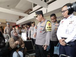 Kapolri dan Kapolda Jatim Kawal Ketat Arus Mudik