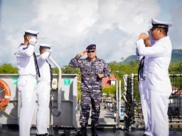 Komandan Kodaeral lX Sambut KRl REM-331 Sandar di Ambon Usai Jalani Latma Kakadu-26 Sydney