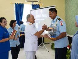 Wujudkan Sinergitas TNI, Dankodaeral IX Hadiri Sertijab Danlanud Pattimura