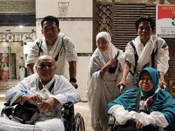 KBIH Bryan Makkah Fasilitasi Jamaah Lansia dan Kursi Roda Saat Umroh di Masjidil Haram