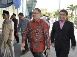 Aries Agung Paewai Hadiri Peresmian SMPM 15 dan Sport Center PCM Kenjeran