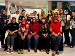 Dafam Pacific Caesar Surabaya dan ISIK Bangga Berbatik, Sulap Linen Bekas Hotel Jadi Karya Seni