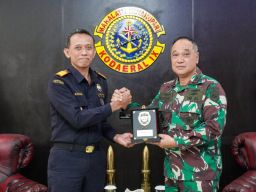 Dankodaeral IX Terima Kunjungan Perdana Kakanwil Bea Cukai Maluku, Perkuat Sinergi Pengawasan Maritim