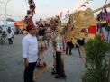 Jember Fashion Carnaval dan Tarian Egrang  Tampil Memukau