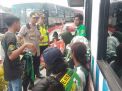 Jaga kondusifitas, Wakapolres Pasuruan Kota Ajak Bonek Nobar 