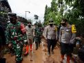 Pangdam V Brawijaya dan Kapolda Jatim Tinjau Lokasi Longsor di Nganjuk