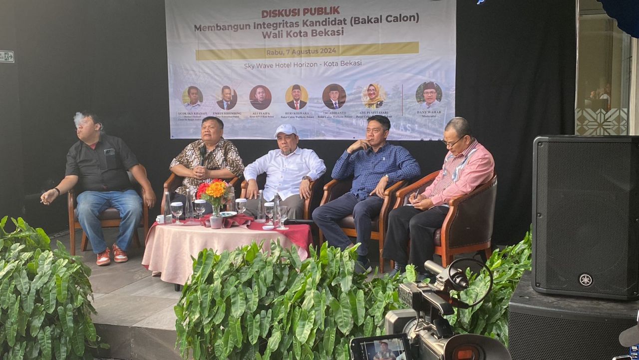 Diskusi Publik yang digelar Harnas Media Consultants (HMC), yang digelar di slah satu hotel di Kota Bekasi, pada Rabu (07/08/28).