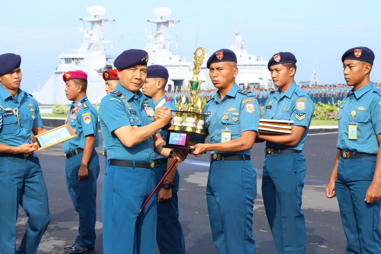 Apel Khusus Akhir Tahun, Pangkoarmada II Apresiasi Prestasi Prajurit dan Tegaskan Disiplin Jelang Nataru
