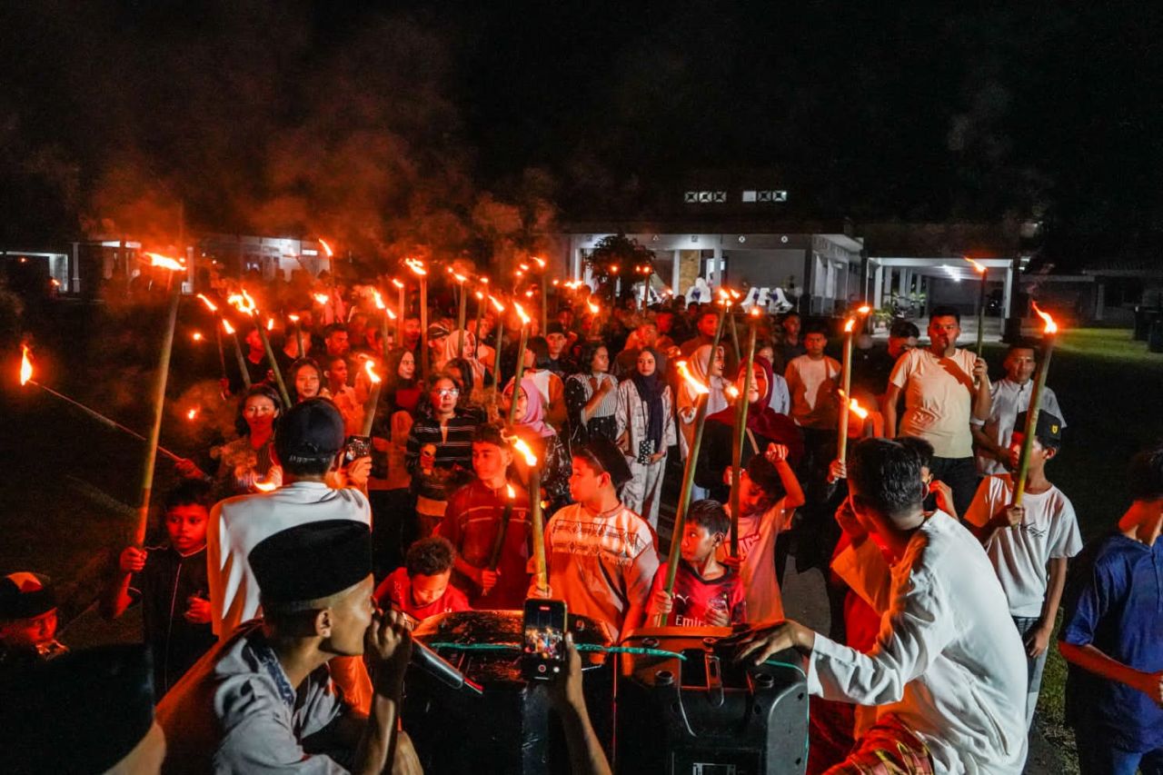 Semarakan dan Pelihara Tradisi di Malam Idul Fitri, Keluarga Besar Kodaeral IX Gelar Gema Takbir dan Pawai Obor
