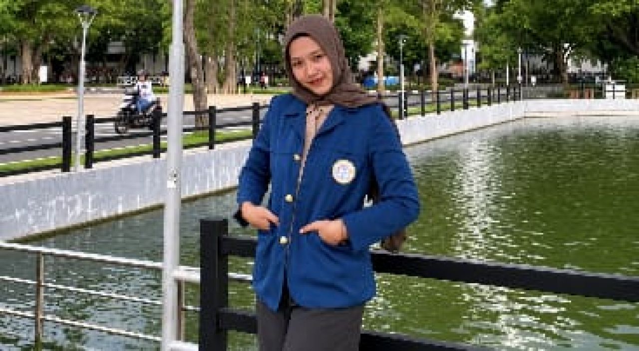 Hidayatun Nofa Bahriya Aygistina, Mahasiswa Universitas Airlangga