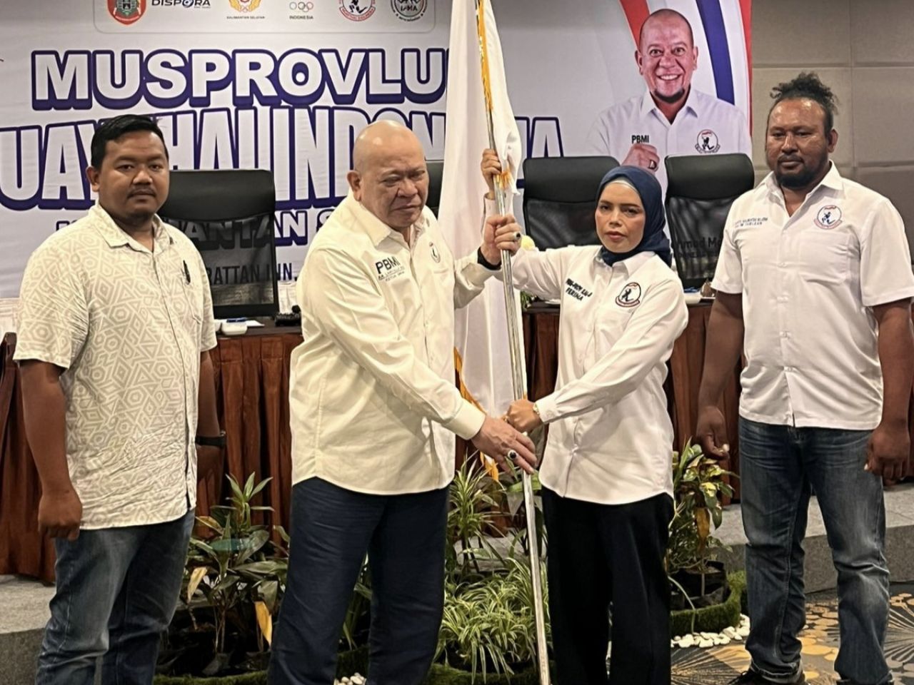 Ferina Pimpin Muaythai Kalsel, Ketum PBMI LaNyalla Warning Atlet, Pelatih Jangan Ikut PBMI Ilegal