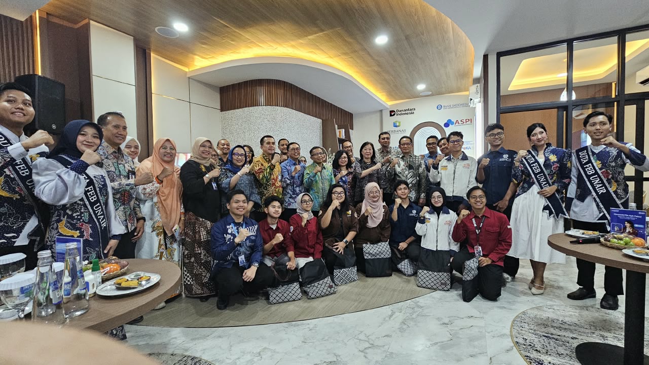 Gerai CERDAS PeKA UNAIR Didukung BRI Peduli untuk Edukasi Konsumen