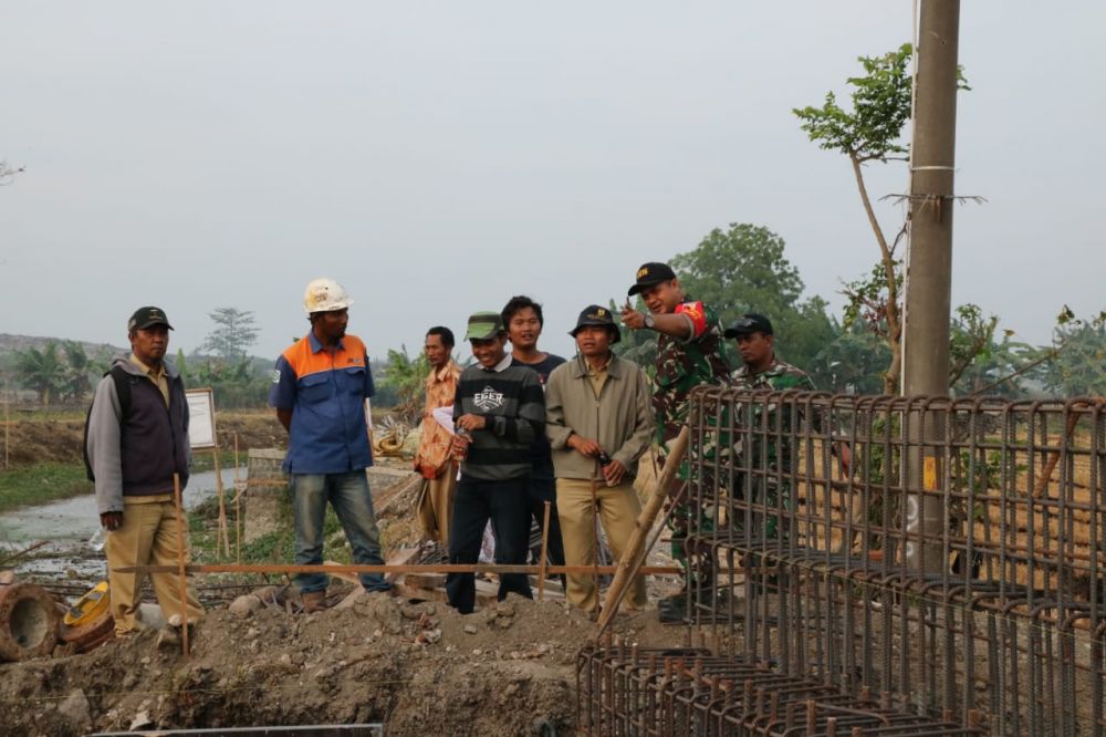 Satgas TMMD 106 Sidoarjo Bangun  AVOUR