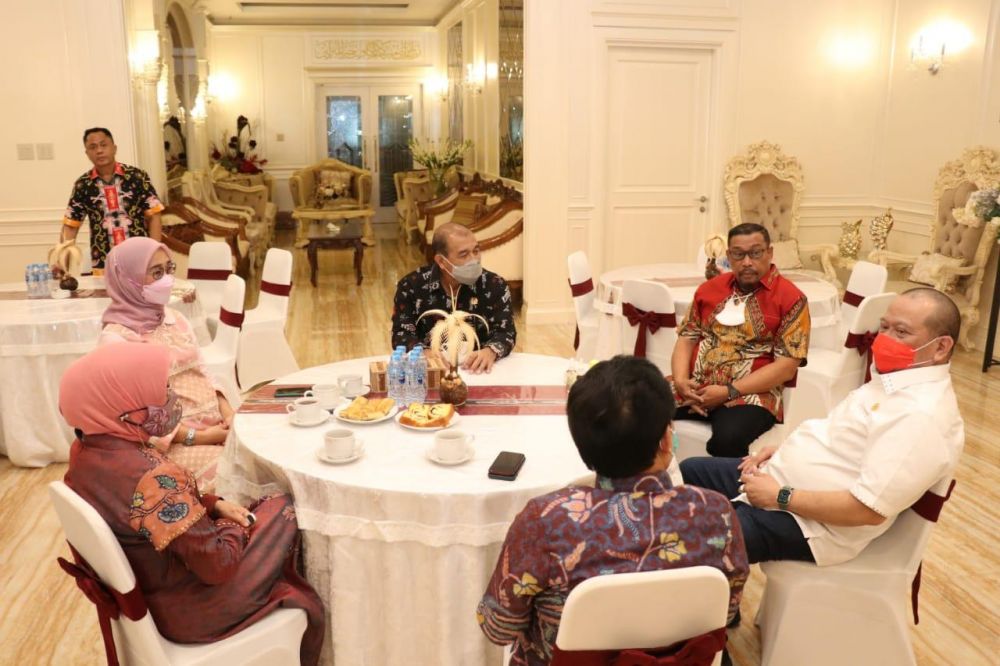 Ketua DPD RI Bahas Pengembangan Pariwisata Bersama Gubernur Maluku
