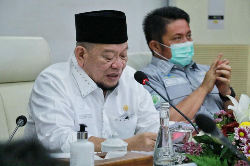 Ketua DPD RI bersama Gubernur Sumatera Selatan saat rapat kerja dalam rangka kunjungan kerja ke Sumsel. (Dok)