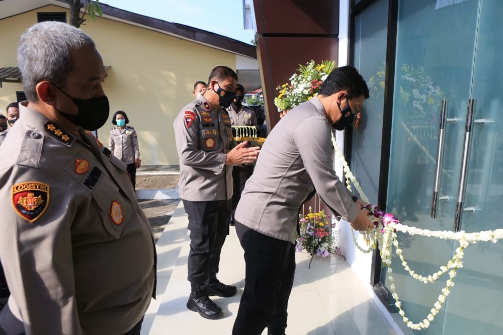 Kapolda Jatim Resmikan Lapangan Tenis Presisi Jatim