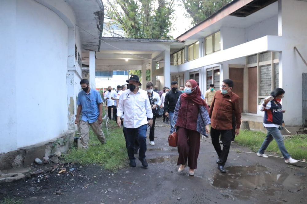 Ketua DPD RI saat meninjau lahan Hibah Kantor DPD RI di Manado
