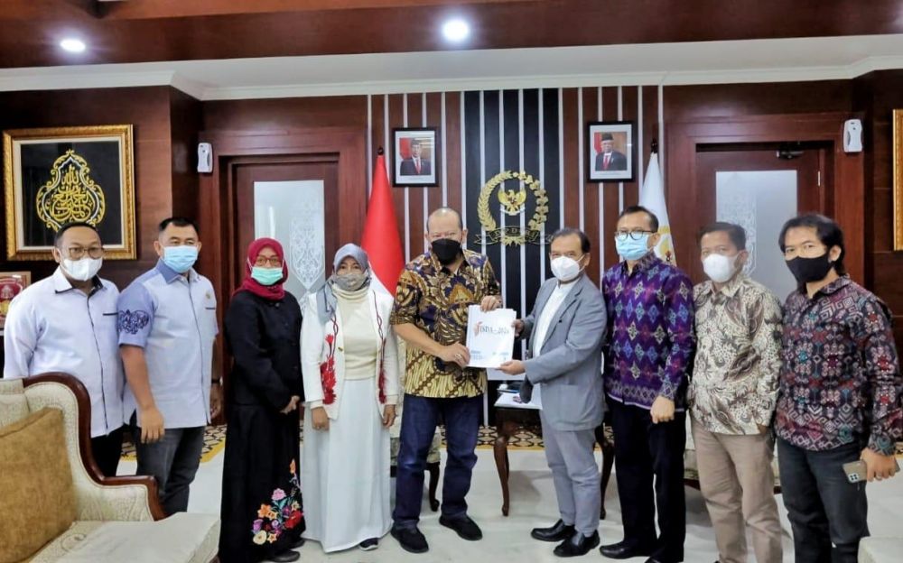 Ketua DPD RI menerima audiensi Corporate Forum for CSR Development (CFCD) di lantai 8 gedung parlemen, Senayan, Jakarta, 11 Mei 2021