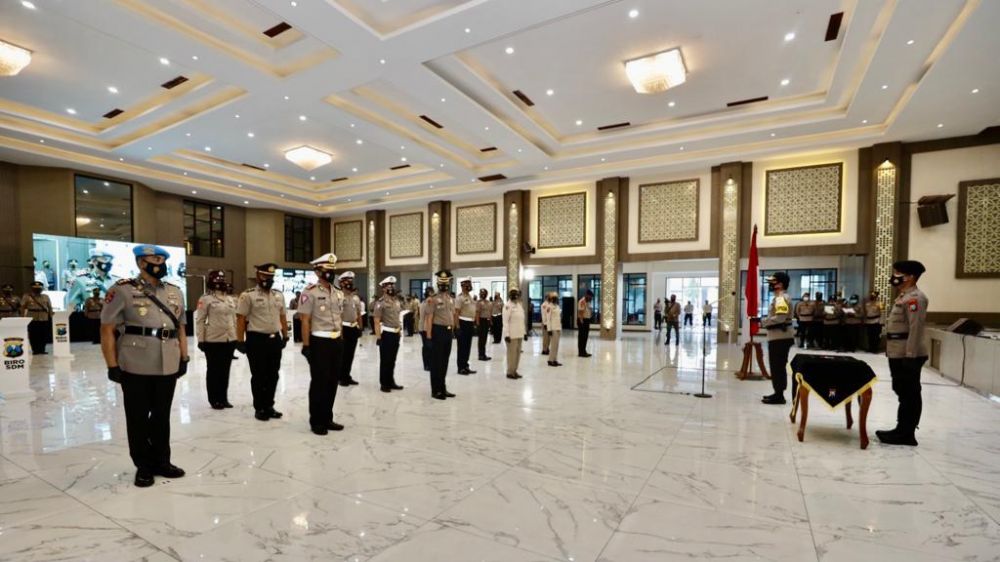 Kapolda Jatim Ucapkan Selamat Kepada Personil Yang Naik Pangkat
