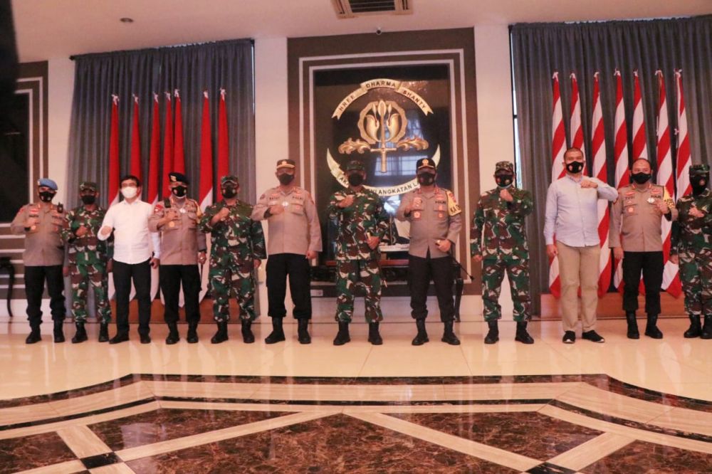 Kapolda Jatim Jalin Silaturahmi Dengan Gubernur Akademi Angkatan Laut