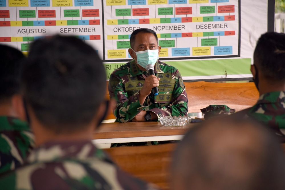 Komandan Resimen Artileri 2 Mar Beri Pengarahan Kepada Calon Bintara