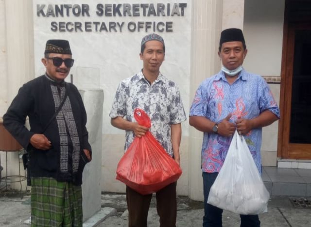 LPKAN Indonesia Bersama Lembaga Otonomnya Berbagi Takjil Ramadhan
